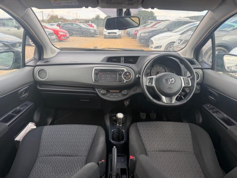 2014 Toyota Yaris for sale in Leighton Buzzard - John Autos - photo 3