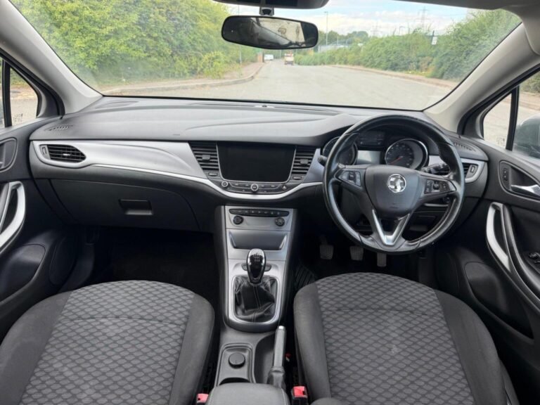2017 Vauxhall Astra for sale in Leighton Buzzard - John Autos - photo 3