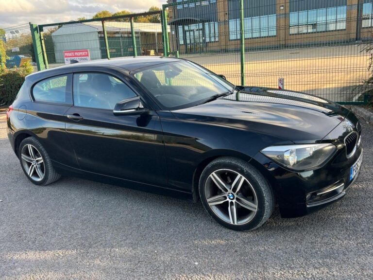 BMW 118d for sale in Leighton Buzzard - 2013 BMW 1 Series 2.0 118d Sport Euro 5 (s/s) 3dr at John Autos Ltd - photo 2