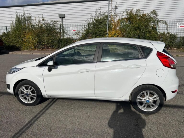Ford Fiesta for sale in Leighton Buzzard - 2015 Ford Fiesta 1.0T EcoBoost Zetec Euro 6 (s/s) 5dr at John Autos Ltd - photo 3