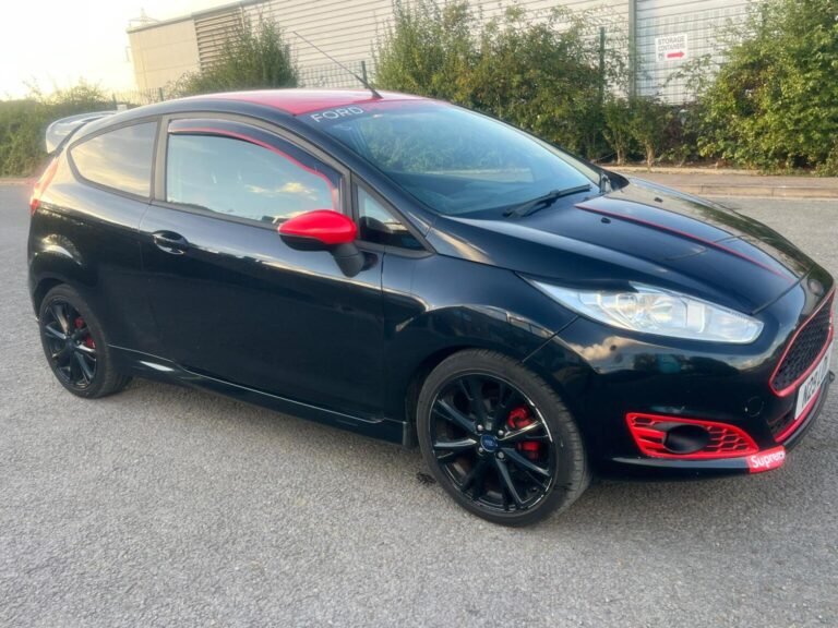 Fiesta Black Edition in Leighton Buzzard - 2015 Ford Fiesta 1.0T EcoBoost Zetec S Black Edition Euro 6 (s/s) 3dr at John Autos Ltd - photo 4