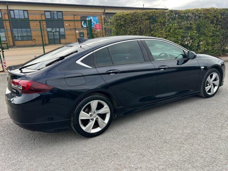 Insignia for sale in Leighton Buzzard - 2017 Vauxhall Insignia 1.5i Turbo SRi VX Line Nav Grand Sport Euro 6 (s/s) 5dr at John Autos Ltd - photo 4